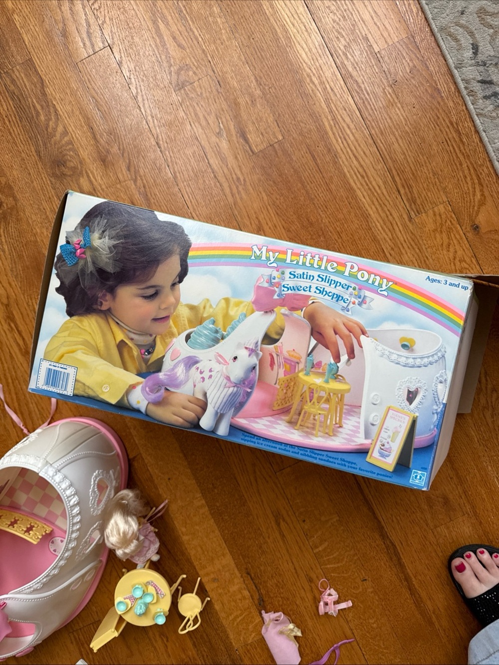 Vintage My Little Pony Satin Slipper Playset in White, Pink & Mint - Picture 4 of 6